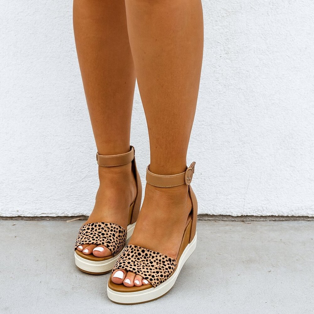 Dr. Scholl's Tan and Black Polka Dot Sandals